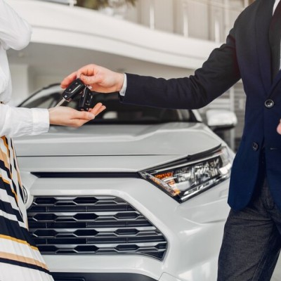 Paying the deposit when renting a car in Morocco